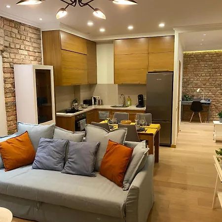 Cosy 2 Bedroom In Center