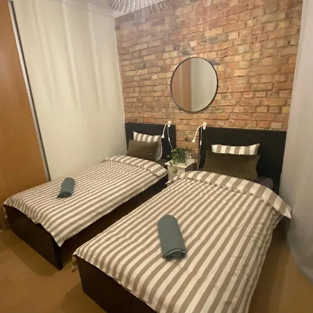 Cosy 2 Bedroom In Center Рига