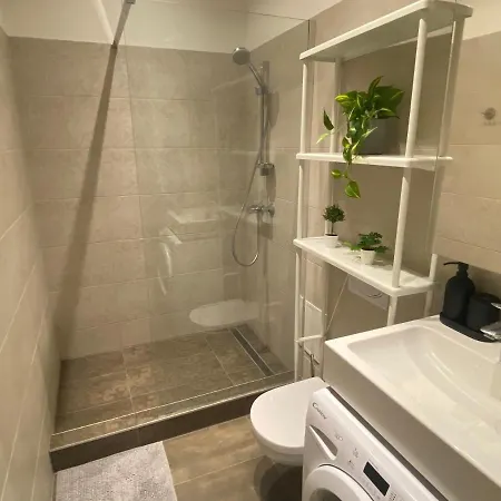 Cosy 2 Bedroom In Center Рига